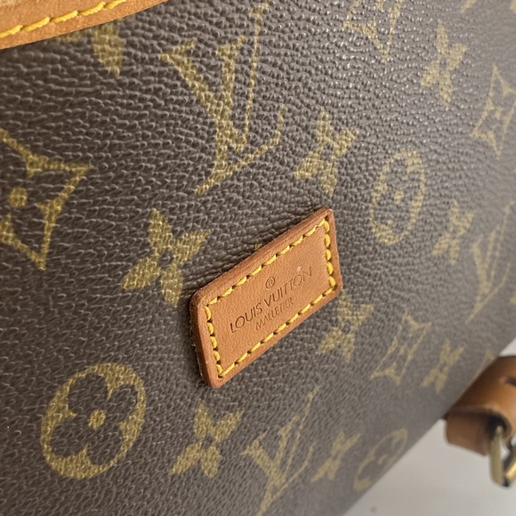 LOUIS VUITTON Saumur 43 Shoulder Bag - Picture 11 of 16